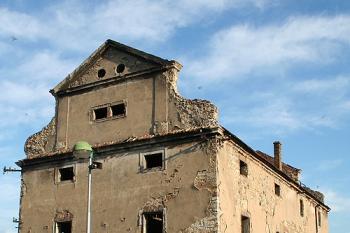 Sýpka z konce 17. století na západním okraji návsi (© Ivan Grisa, 08/2008)