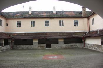 klášter (© Karel Husák, 03/2010)