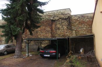 severní vnitřní hradba (© Karel Husák, 03/2010)