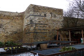 věž vnitřní hradby u kostela sv. Jakuba (© Karel Husák, 02/2012)