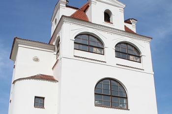 Někdejší hradební věž, upravená v 18. století na lusthaus dominikánů, (© Ivan Grisa, 08/2008)