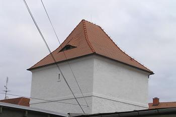 hranolová věž v hlavní hradbě (© Karel Husák, 01/2006)