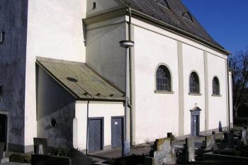 jižní strana kostela sv. Jakuba ( © Jan P. Štěpánek 02/2008)