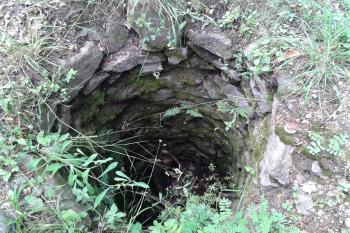 hradní cisterna na dešťovou vodu ( © Ondřej Štěpánek 07/2013)