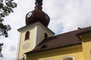 jihozápadní nároží kostela ( © Milan Caha 08/2008)