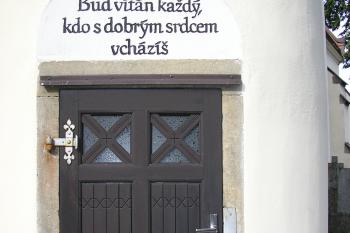kostel sv. Petra a Pavla (© Tomáš Hák, 08/2008)