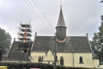 Kostel sv. Petra a Pavla v Korouhvi u Poličky ( © Pavel Vítek 09/2009)