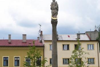 Mariánský sloup na Masarykově náměstí v Lipníku ( © Jan P. Štěpánek 07/2008)