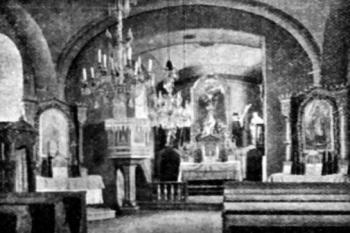interiér kostela na počátku 20. století (© Antonín Podlaha: Posvátná místa království Českého; Díl 3., Vikariáty: Kralovický, Vlašimský a Zbraslavský, Dědictví sv. Jana Nepomuckého, Praha 1909)