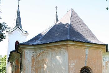 Závěr kostela s procesní chodbou (© Ivan Grisa, 08/2008)