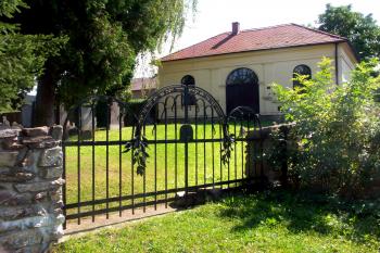 vstupní brána a obřadní síň ( © Milan Caha 08/2008)