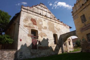 renesanční štíty a zámecká brána ( © Milan Caha 09/2008)