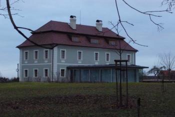 zámek Maníkovice (© Vlastislav Mareček, 12/2015)