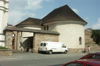 bašta přeměněná na prodejnu - ulice Příkopy ( © Milan Caha 09/2008)