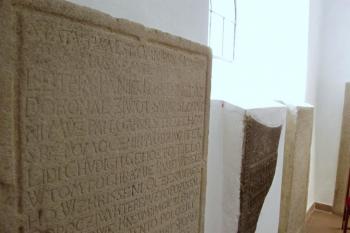 Detail náhrobku z kostela sv. Víta (© Jakub Dvořák 4/2009)