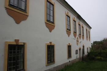 Západní stěna děkanství ( © Ivan Grisa 05/2011)