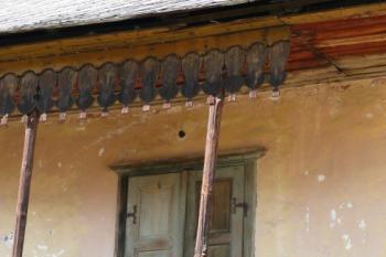detail dřevěné pavlače ( © Jan P. Štěpánek 08/2008)
