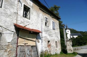 východní průčelí severního křídla ( © Jan P. Štěpánek 08/2008)