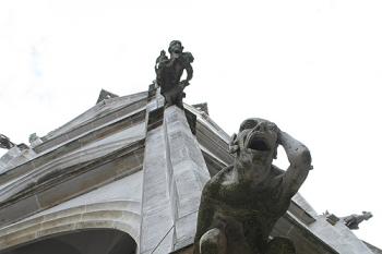 Chrliče na rohu velkého schodiště (© Ivan Grisa, 09/2008)