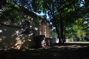 kostel sv. Jana Křtitele a sv. Jana Evangelisty (© Tomáš Berka, 09/2008)