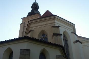presbytář se sakristií od východu ( © Milan Caha 05/2008)