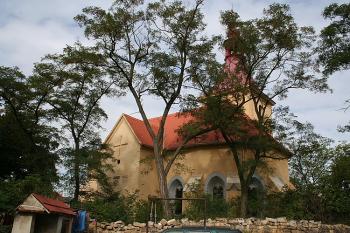Kostel od jihovýchodu (© Ivan Grisa, 09/2008)