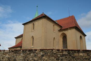 Kostel od jihovýchodu (© Ivan Grisa, 09/2008)