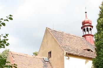 Předsíň a loď od jihozápadu (© Ivan Grisa, 09/2008)