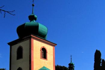 Kostel Všech Svatých v Knovízi ( © Pavel Vítek 07/2008)