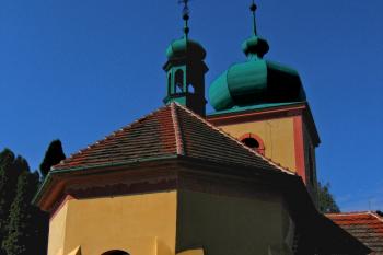 Kostel Všech Svatých v Knovízi ( © Pavel Vítek 07/2008)