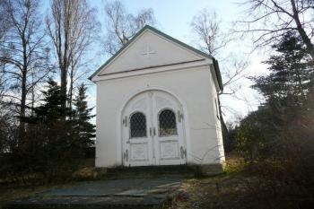 jedna z kaplí v areálu kostela ( © Jan P. Štěpánek 02/2008)