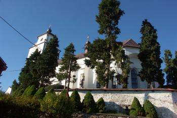 presbytář a loď ( © Milan Caha 09/2008)