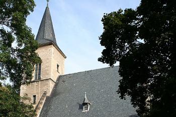 Věž a trojlodí od jihu (© Ivan Grisa, 09/2008)