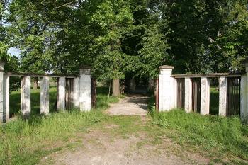 Vstupní brána ve středu západní strany ( © Ivan Grisa 05/2009)