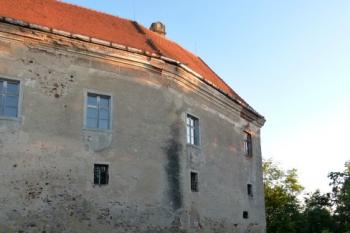 zadní čelo hradu od severu ( © Jan P. Štěpánek 06/2013)