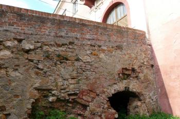 Hrad Sádek (© Jaroslav Šefčík, 08/2009)