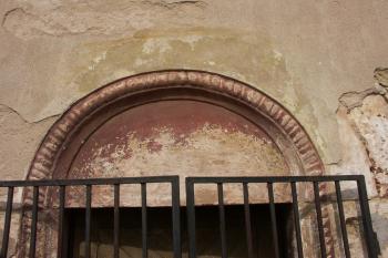 horní část románského portálu ( © Milan Caha 09/2008)
