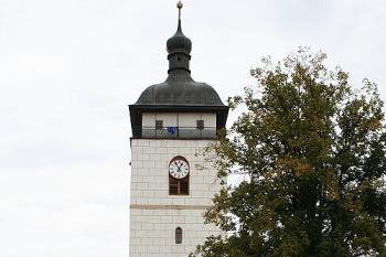 Věž z Lipové ulice (od jihu) (© Ivan Grisa, 09/2008)