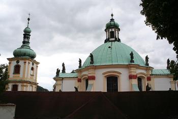 Zvonice a mariánská kaple od východu (© Ivan Grisa, 09/2008)