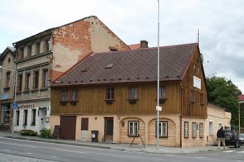 Roubený dům s podstávkou na Horním předměstí (© Ivan Grisa, 09/2008)