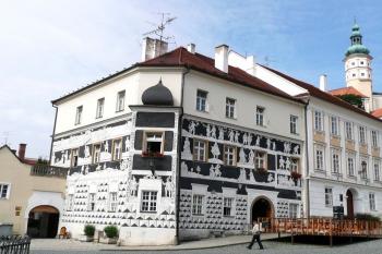 dům U Rytířů na mikulovském náměstí ( © Jan P. Štěpánek 07/2008)