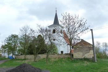 Křesín, kostel sv. Václava (© František Kinař, 04/2012)