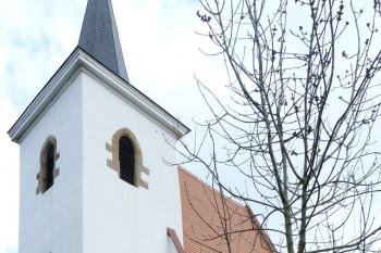 Křesín, kostel sv. Václava (© František Kinař, 04/2012)