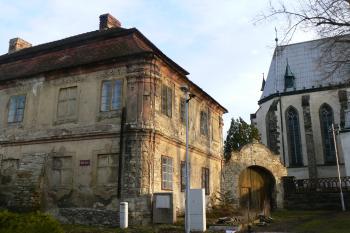 Fara od severu z návsi (© Prudký Martin, 02/2011)