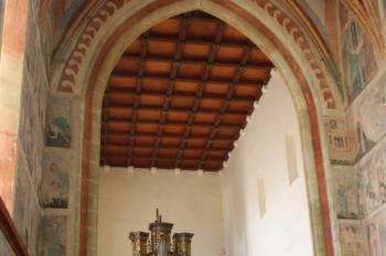 Průhled z presbytáře k západu ( © Ivan Grisa 03/2010)