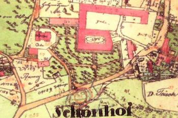 překreslená kolorovaná mapa stabilního katastru z r.1836 zachycující areál zámku ( © informační tabule před zámkem)