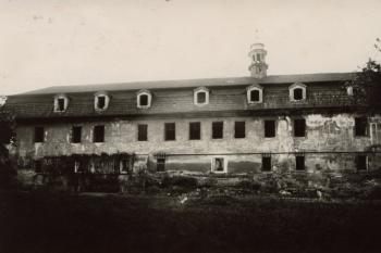 zámek těsně před demolicí  ( 20. léta 20. stol. ) ( © Archiv muzea Šenov)