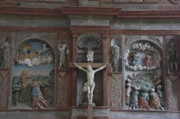 Reliefy ve střední části hlavního oltáře ( © Ivan Grisa 09/2011)