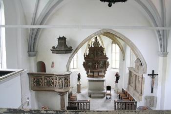 Pohled do lodi a presbytáře z kruchty (© Ivan Grisa, 09/2008)