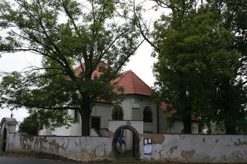 Kostel od jihovýchodu (© Ivan Grisa, 09/2008)
